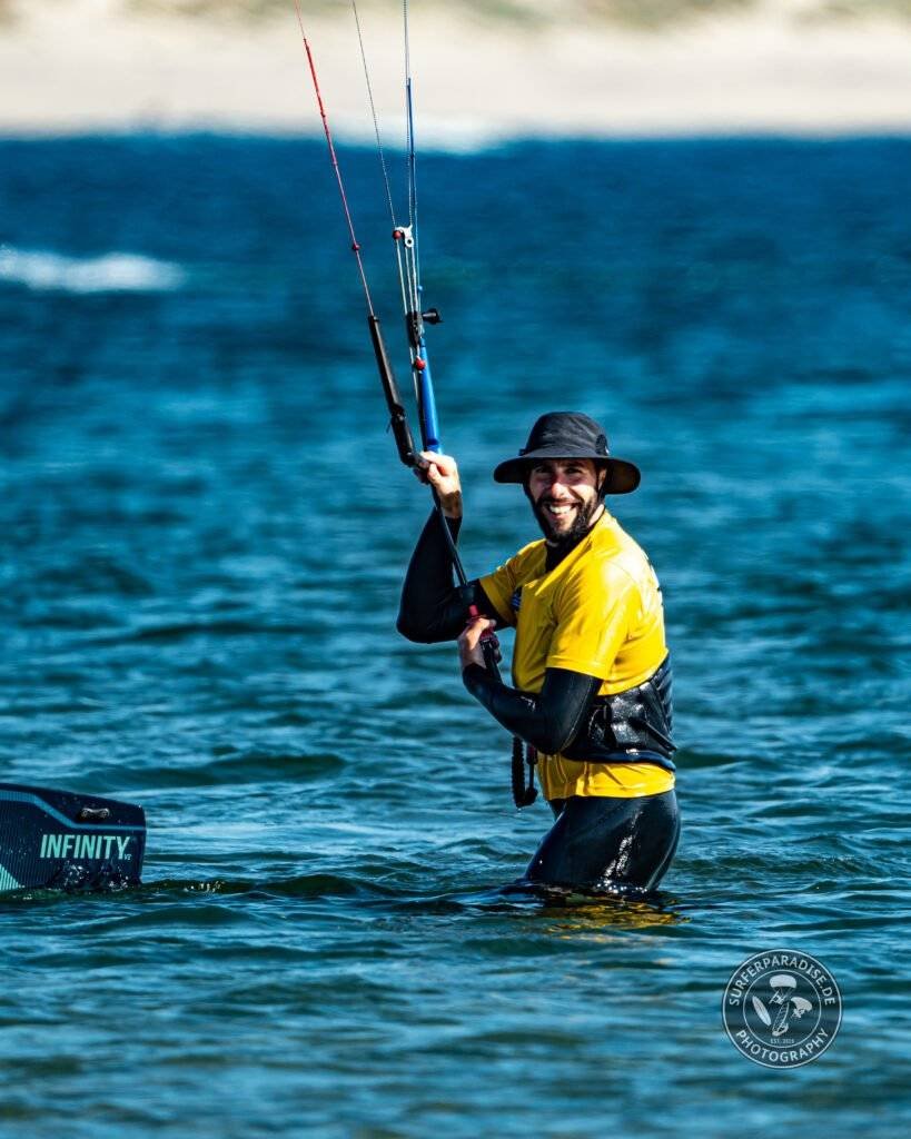 Benoit instructor at kitevoodoo kitesurfing school water sport specialist kitesurfing, advanced riders, big air, foil, wave riding, kitesurfing portugal