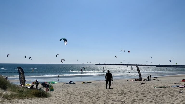 Best air temperature, water temperature, wind direction, best kitesurfing spot in Portugal near Porto, Viana do Castelo, praia do Cabedelo, kitesurfing school - KiteVoodoo