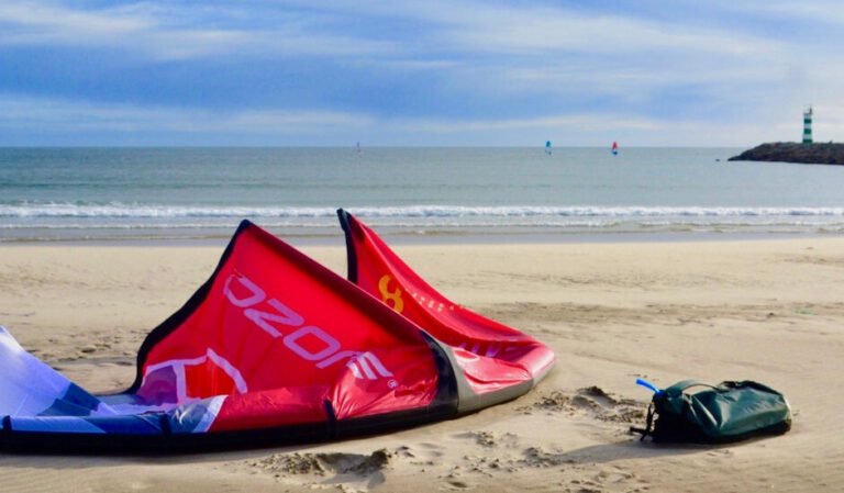 KiteVoodoo est fier de collaborer avec la marque Ozonne pour tout le matériel de location et l'équipement pour les cours de kitesurf et de wing au Portugal
