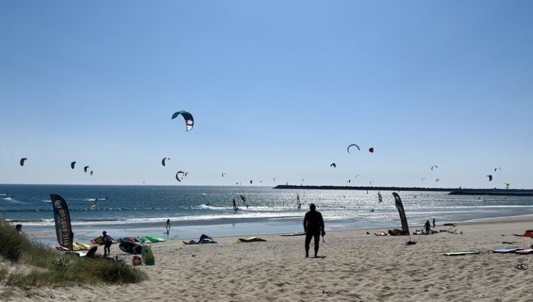 Meilleur spot de Kitesurf Wing et Hydrofoil au Portugal proche de Porto à Viana do Castelo où se trouve KiteVoodoo école de Kitesurf