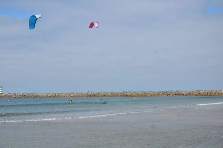 Top-notch Kitesurfing and Wing Lessons​ with the Best Kitesurfing school so you learn Water sports with safety, rapidely and with fun.