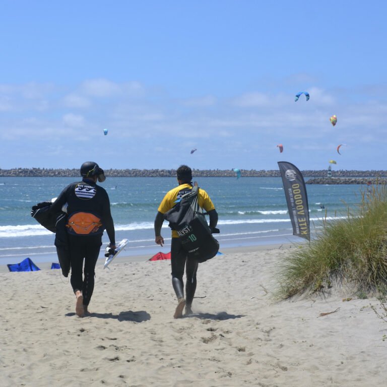 Take kitesurfing lessons and wing lessons with the perfect kitesurfing and wing school near Porto - kiteVoodoo